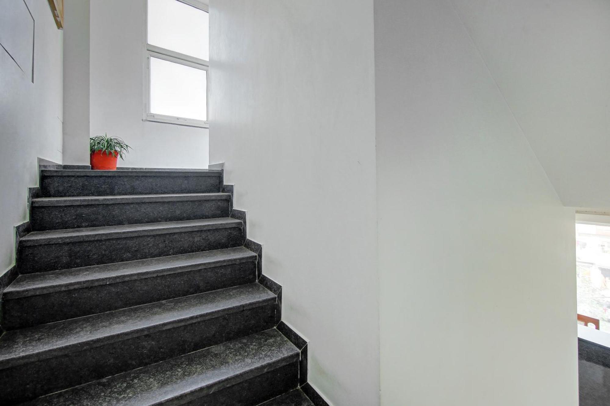 Super Townhouse Geetanjali Inn Gurgaon Exteriör bild