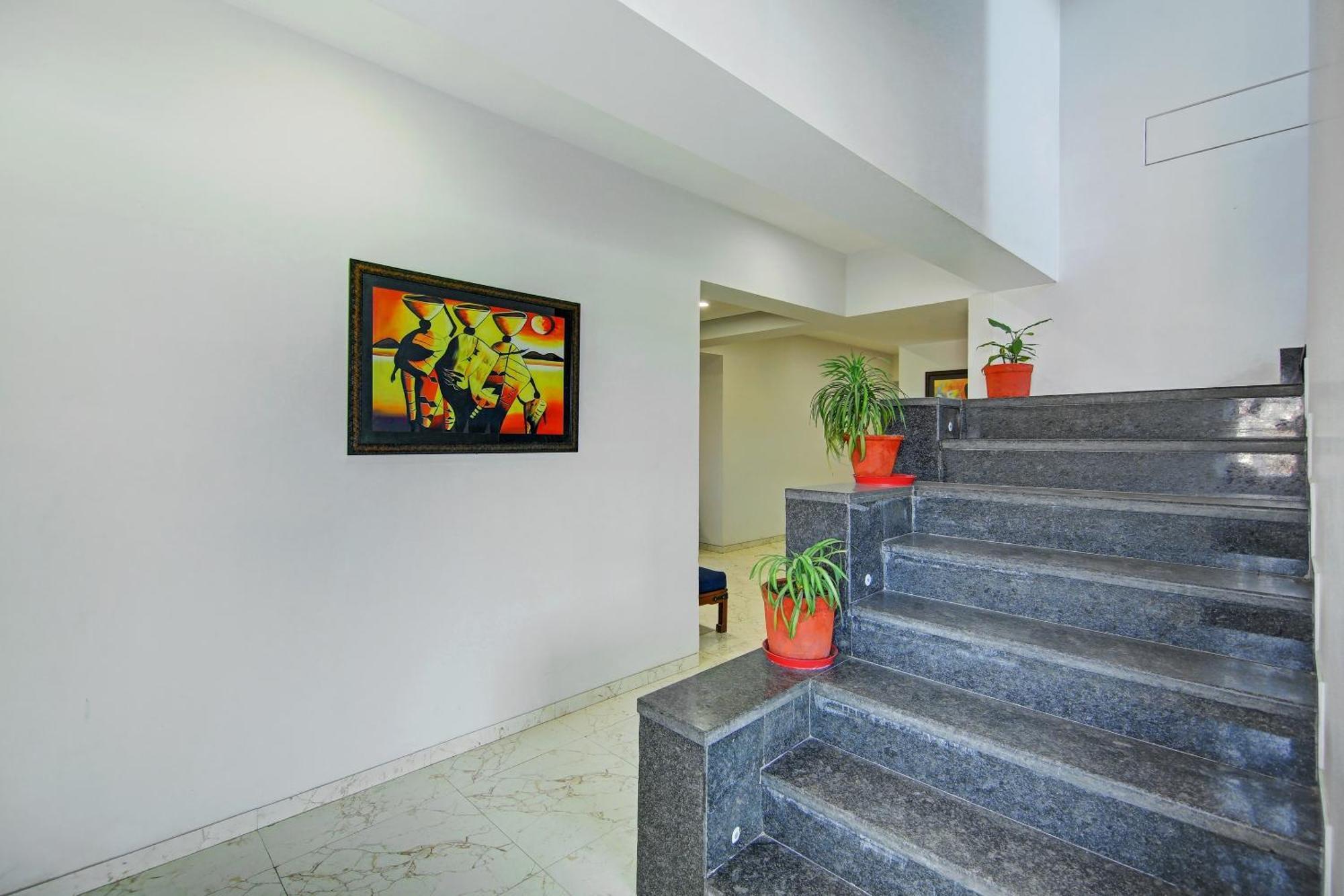 Super Townhouse Geetanjali Inn Gurgaon Exteriör bild